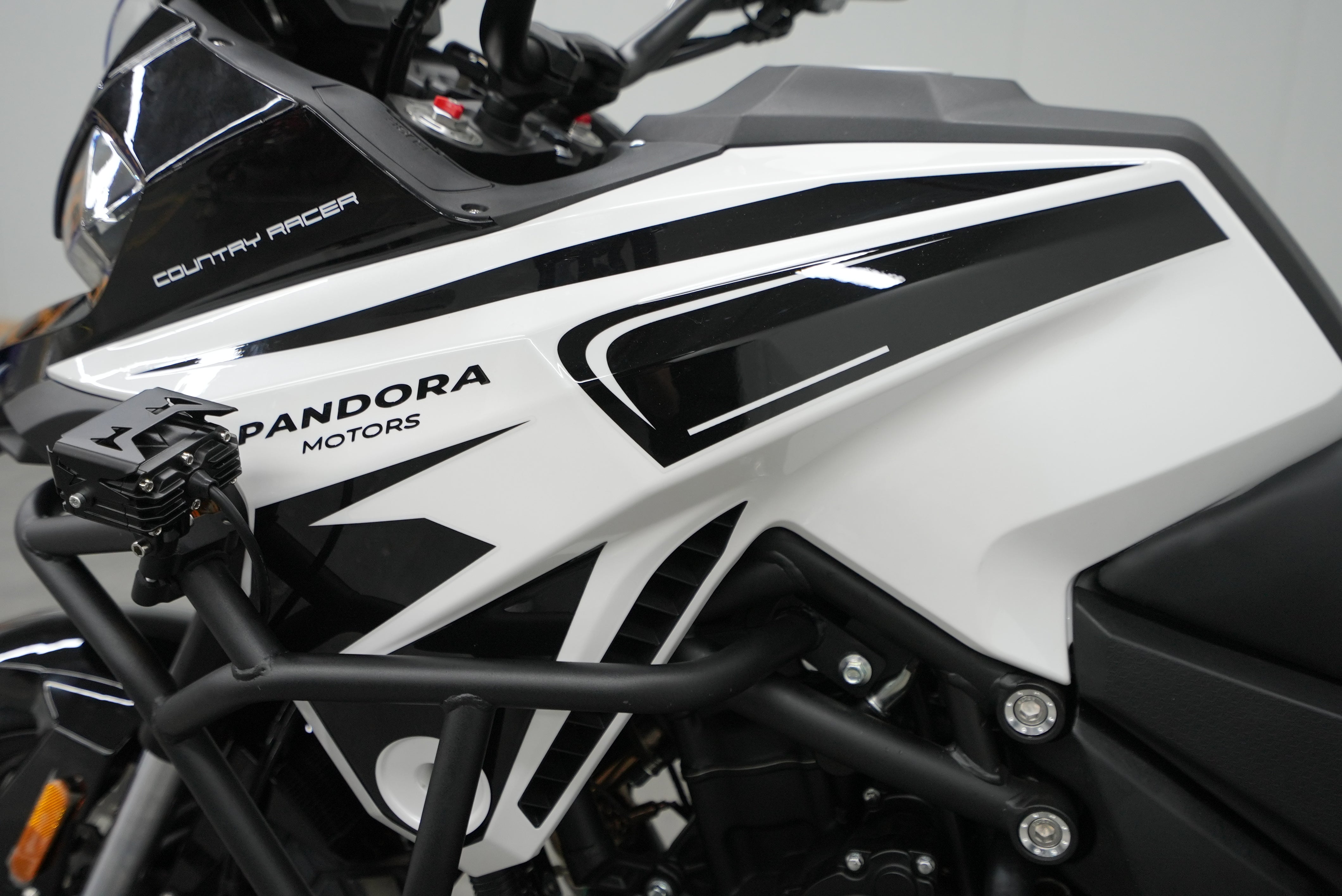 Country Racer 500 LC 500 ccm ADV mit ABS white-black