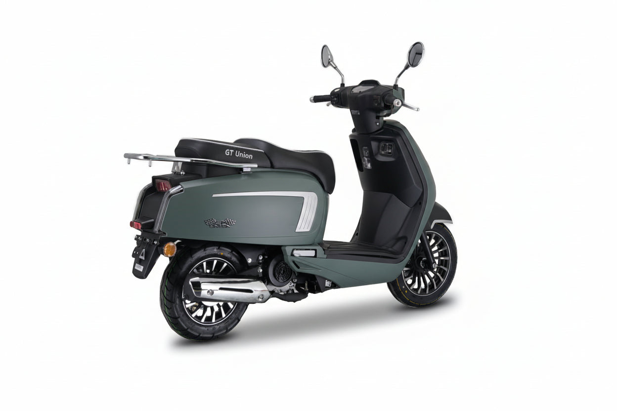 Venis - 50 ccm Euro 5+ grün metallic - Heute bestellen, Vorfreude sichern - Lieferung startet im Oktober