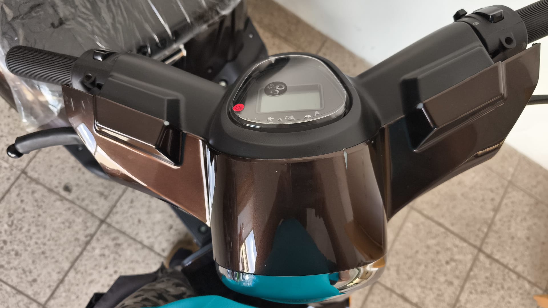 Seniorenmobil AM E-Trike Pro - braun mit Hardkoffer - B-Ware - Neuware