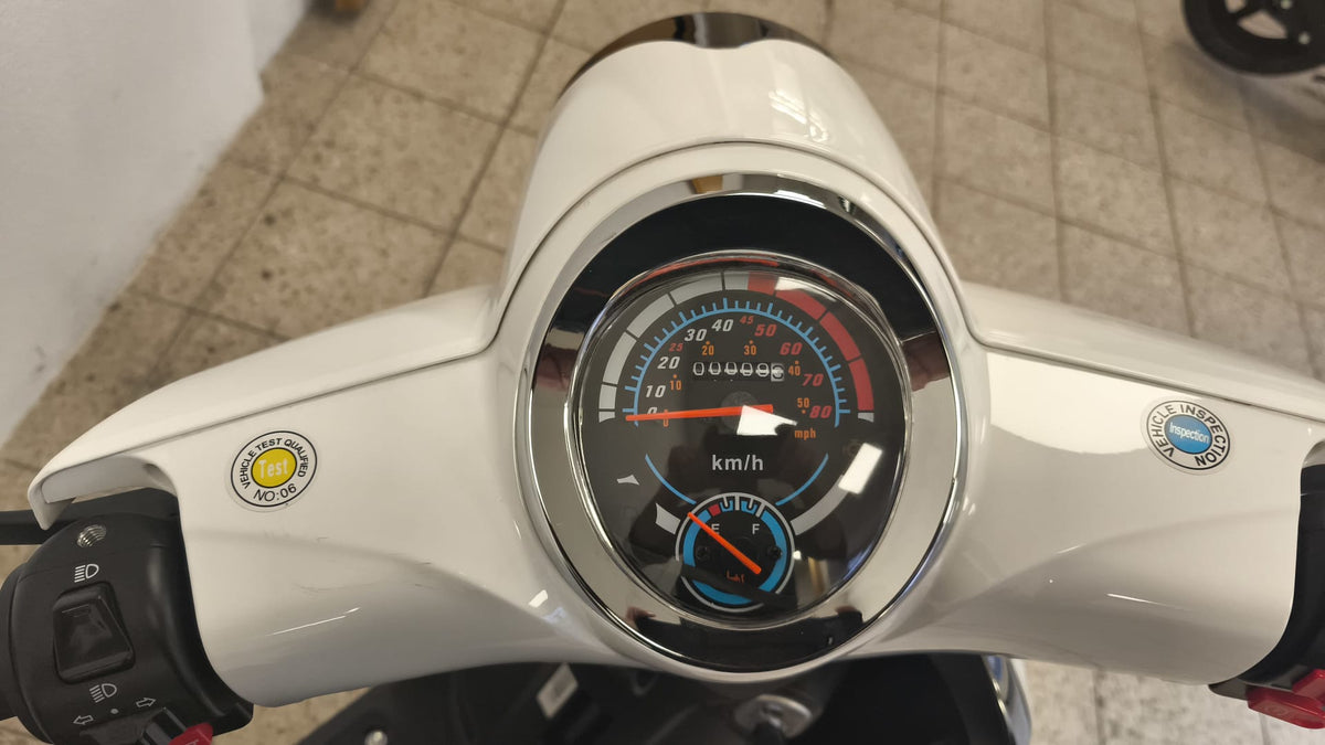 Massimo 50ccm - perlweiß mit Top Case - B-Ware