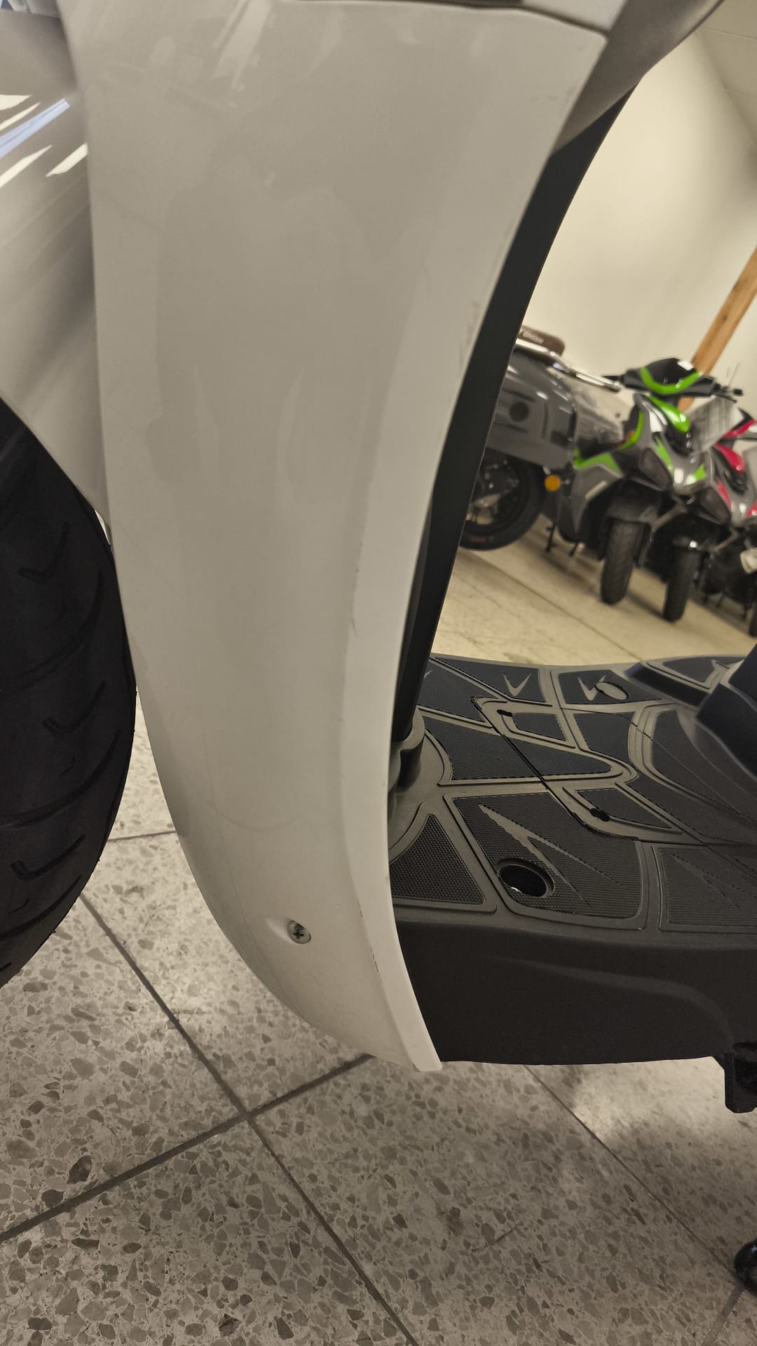 Massimo 50ccm - perlweiß mit Top Case - B-Ware